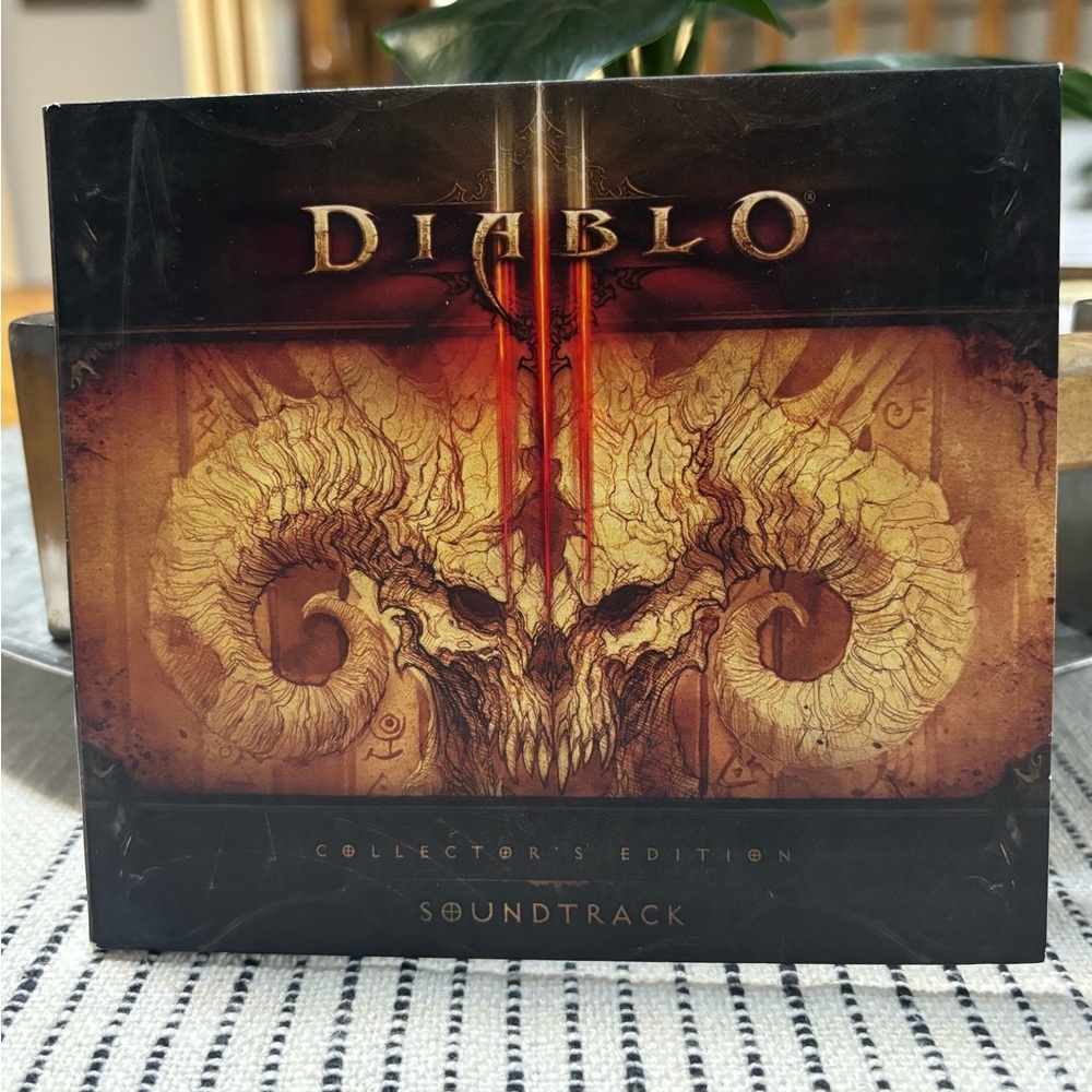 Diablo Collector's Edition Soundtrack - Black and Gold